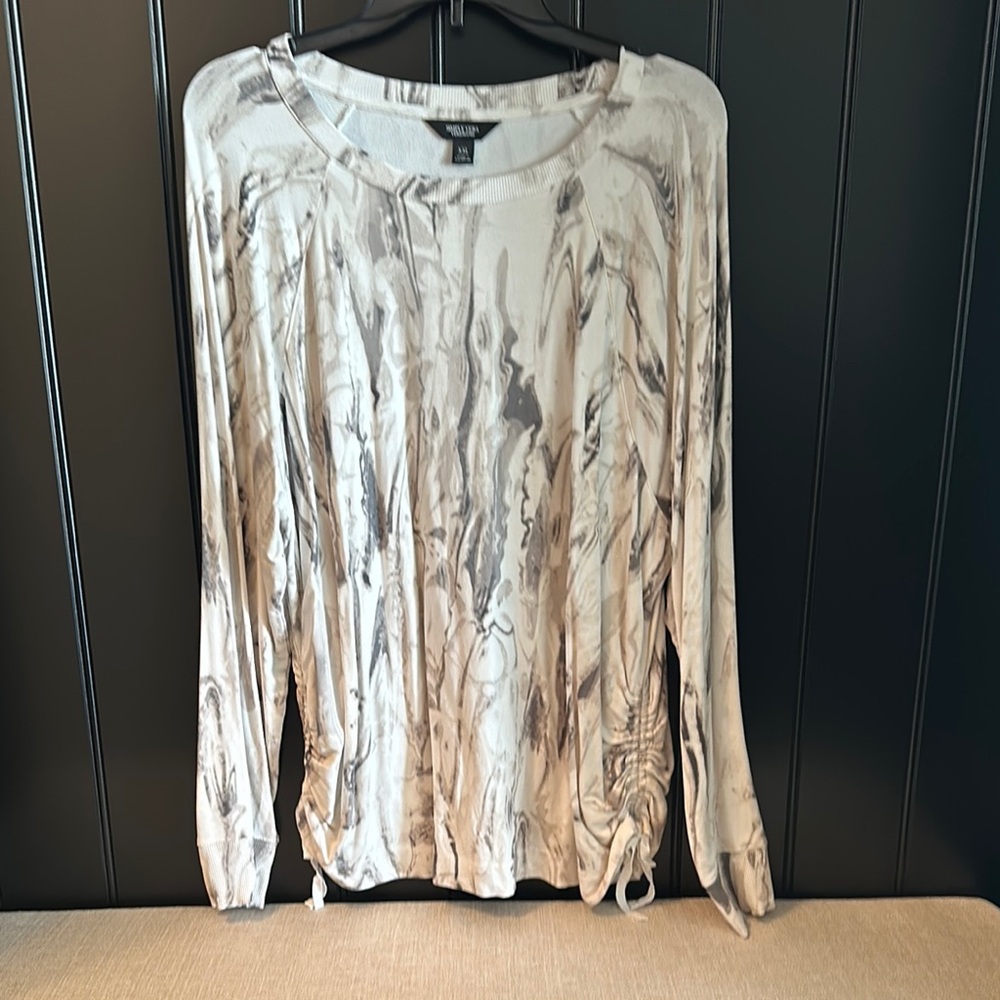 Women's Marble Print Long Sleeve Top